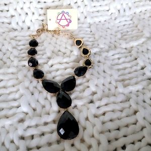 NWT Black and gold Amrita Singh necklace